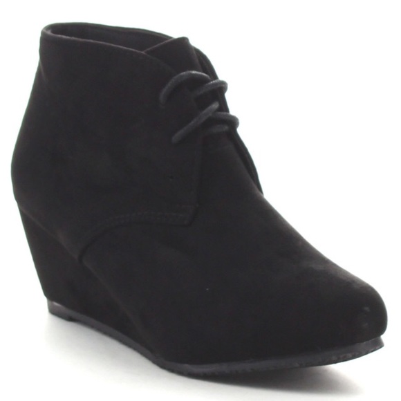 Bella Marie Shoes - SiZE 10 NWOT Bella MarieWedge Ankle Boots